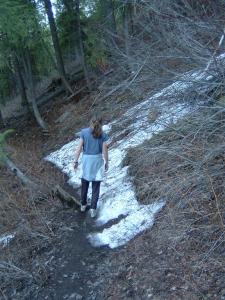 On open trails, where you encounter short stretches of snow or mud, stay in the center of the trail to help reduce trail widening.